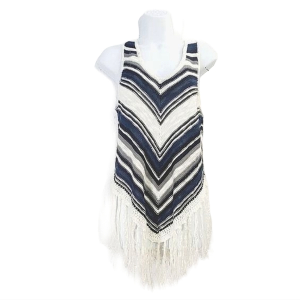 5x$25 Questions knit Crochet sleeveless  Asymetrical fringe tank top size small - Picture 2 of 9